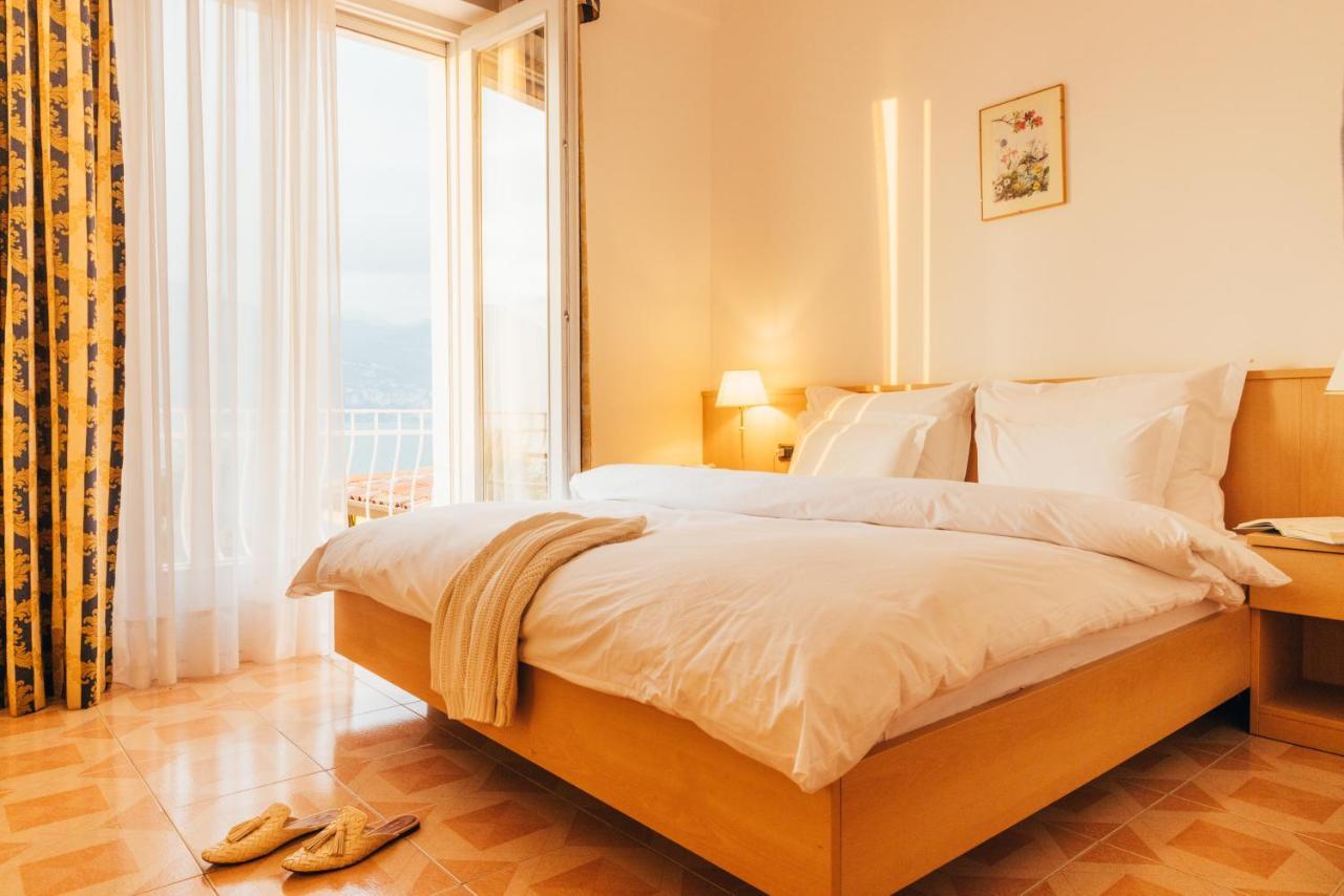 Hotel Orione - Lake Front Hotel Бренцоне-суль-Гарда Экстерьер фото